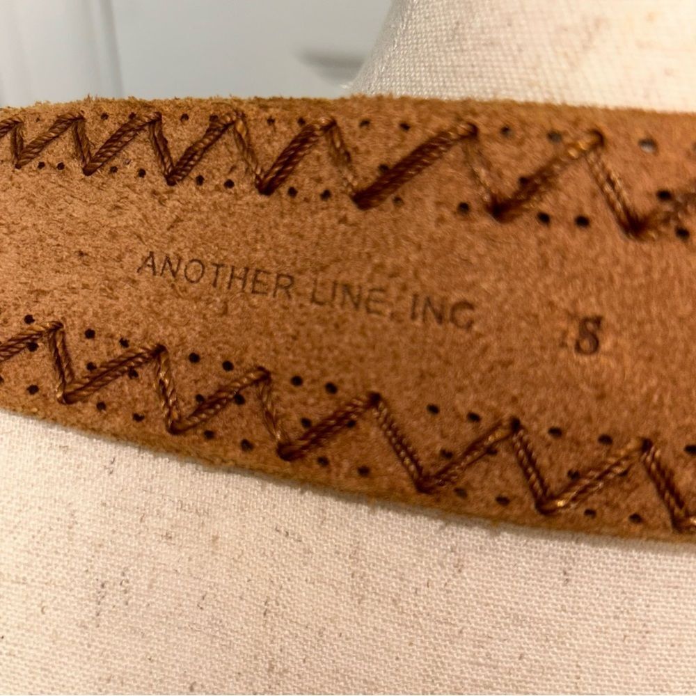 Another Line Tooled Leather Buckle Statement Belt - Picture 5 of 7